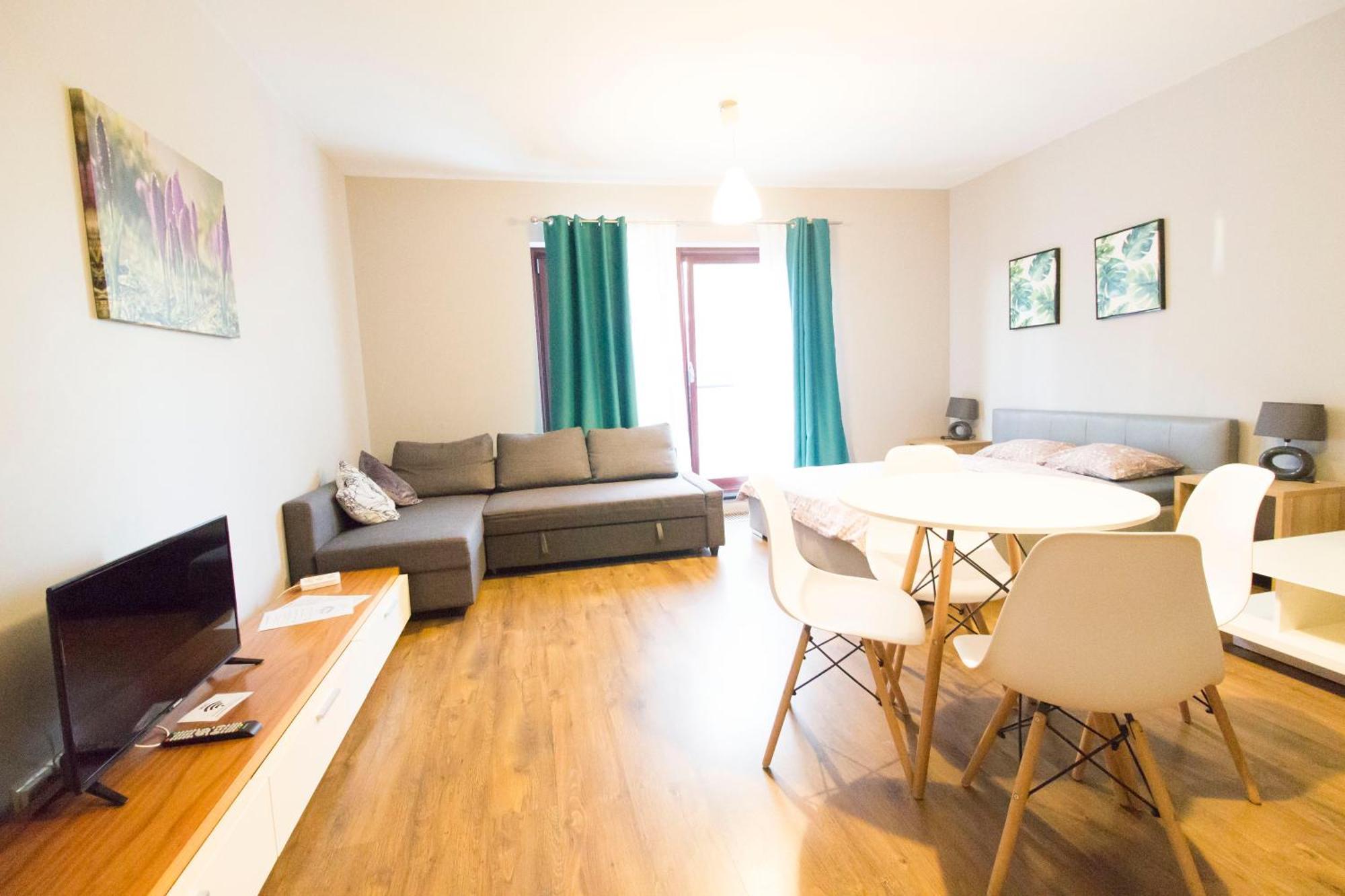 Happyestate - Just In Center Ul Krawiecka 3 *